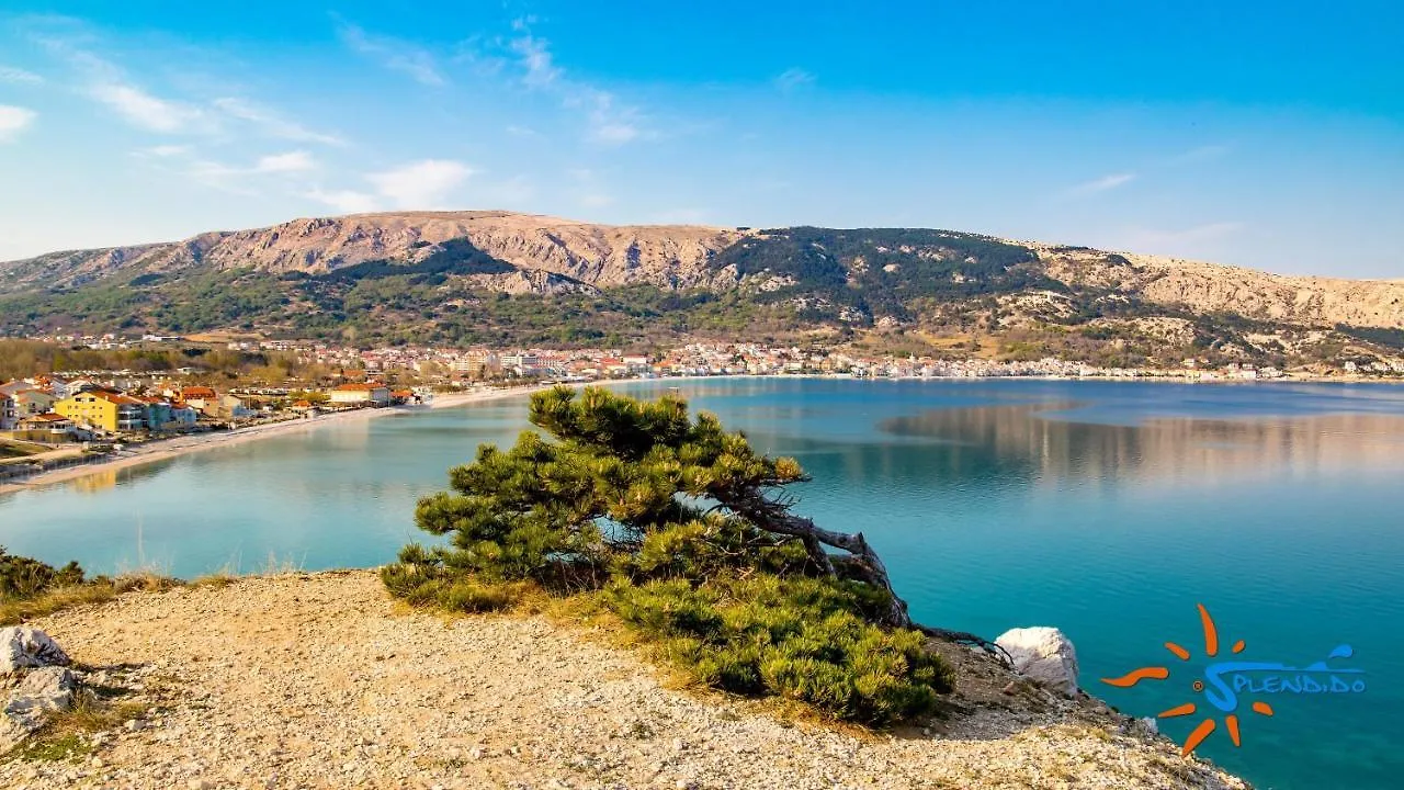 Mira Zarok Apartment Baska
