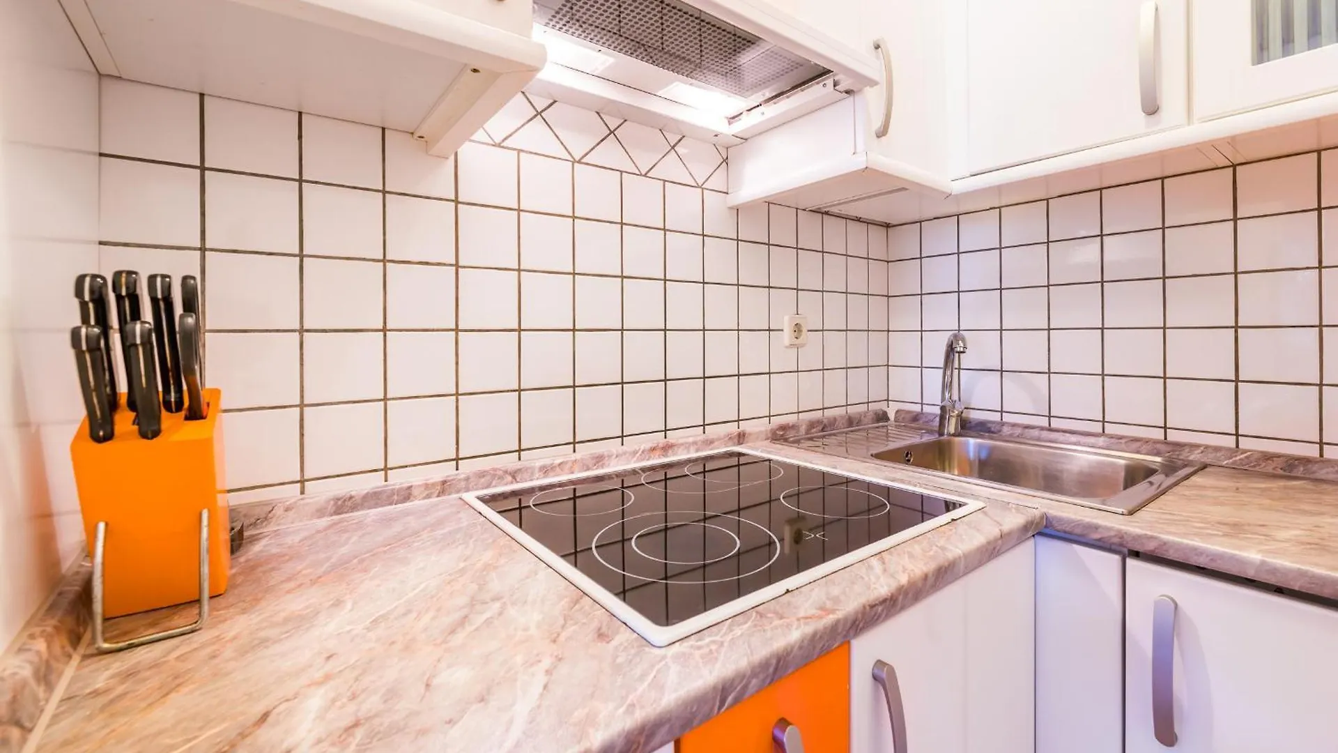 Mira Zarok Apartment Baska